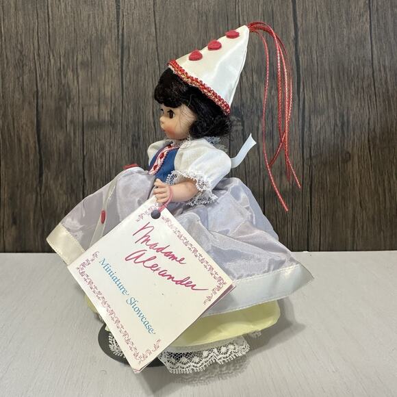 Madame Alexander 8" Doll QUEEN OF HEARTS Storyland 1988 Miniature Showcase - Picture 5 of 9